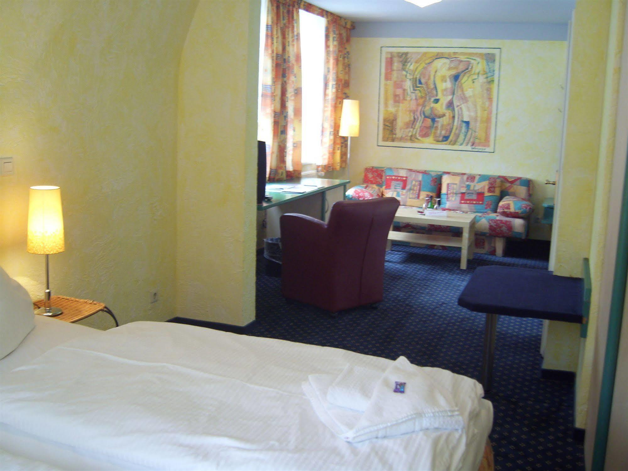 Hotel Ostseestern Kuehlungsborn Exterior photo